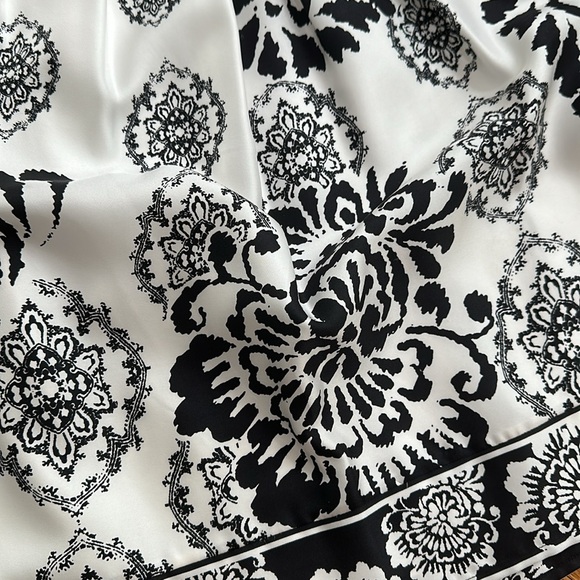 Gorgeous silk halter top dress in perfect condition - Picture 3 of 6